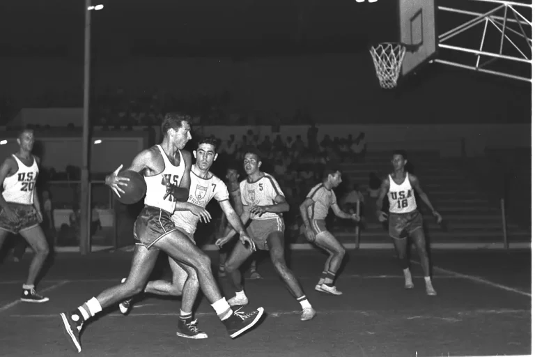 NBA là gì? Vì sao NBA là giải bóng rổ hấp dẫn nhất thế giới?